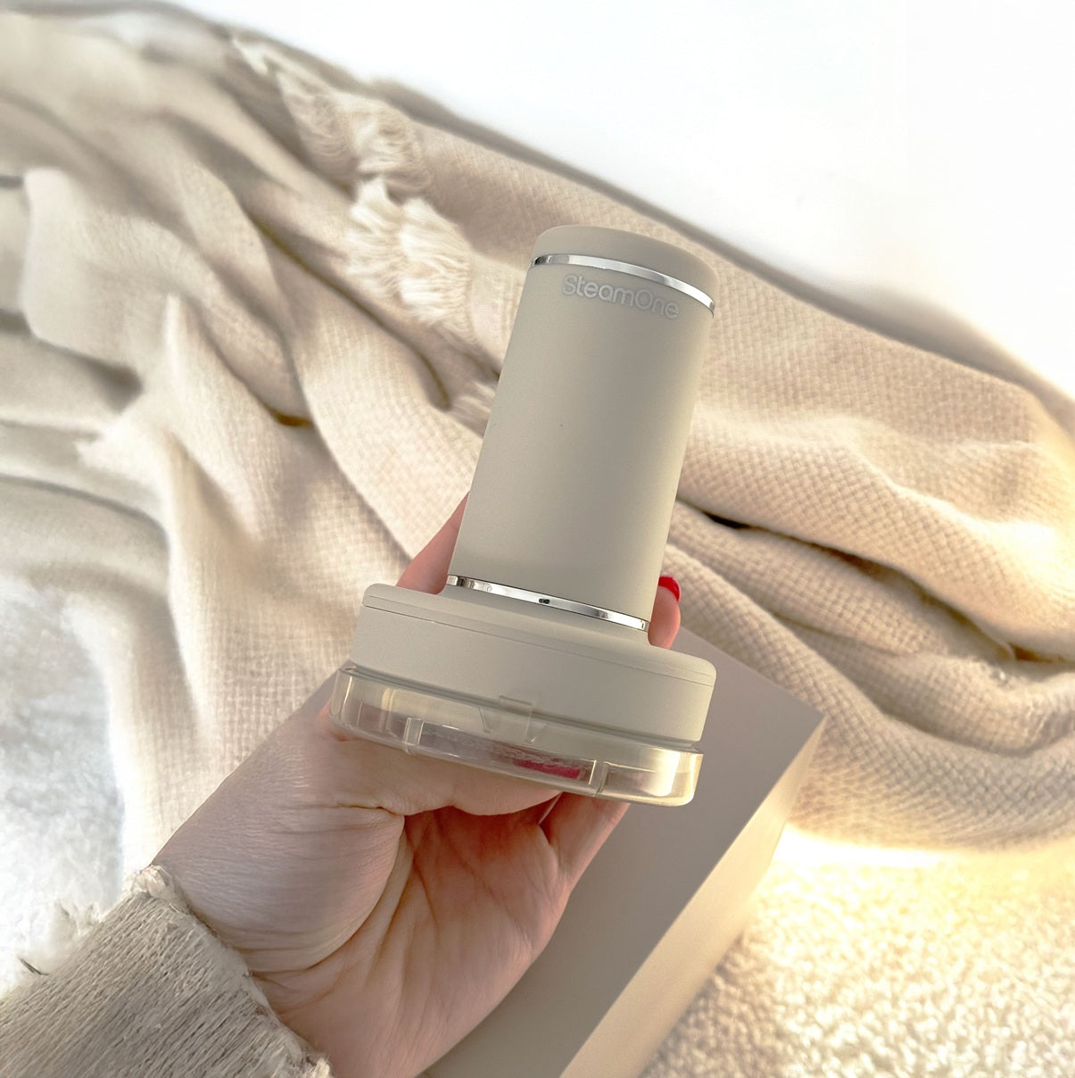Anti-lint shaver